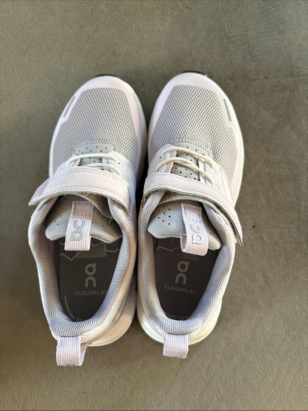 On Running Kids Sneakers in Pale purple and White